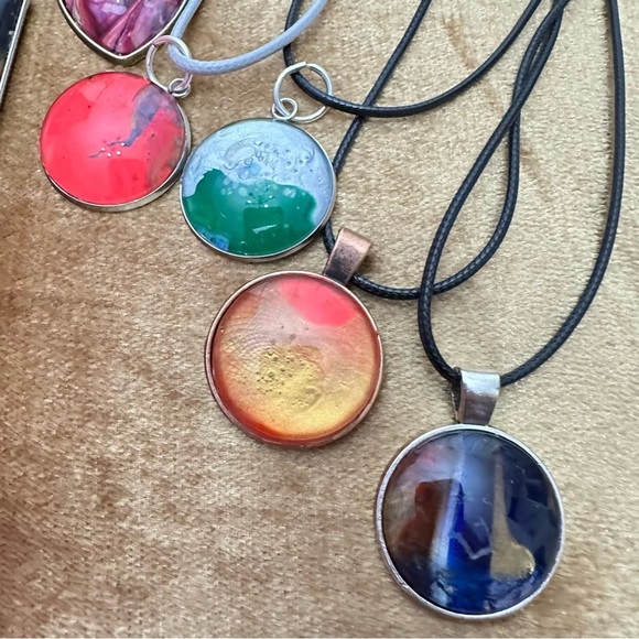 Pendant Necklaces Jewelry 8 Piece Lot OOAK HANDMADE Hand Painted signed 5517 - Picture 1 of 6